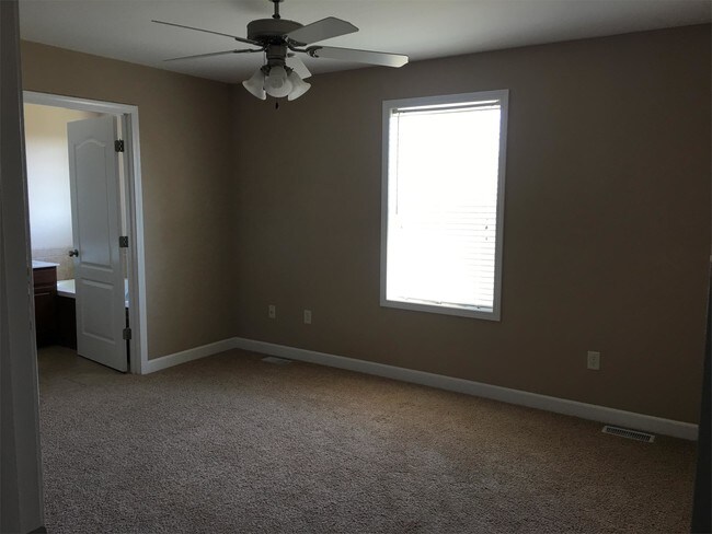 Building Photo - 123 Mesa Dr