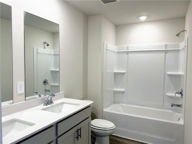 Building Photo - 7811 Richmond Trl