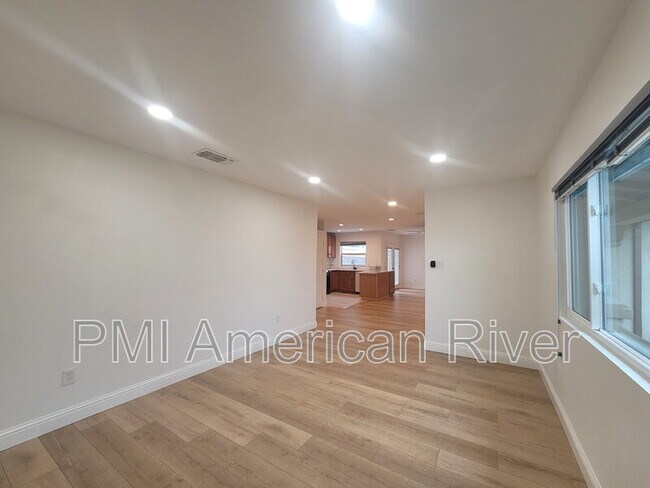 Building Photo - 4475 Silverton Way