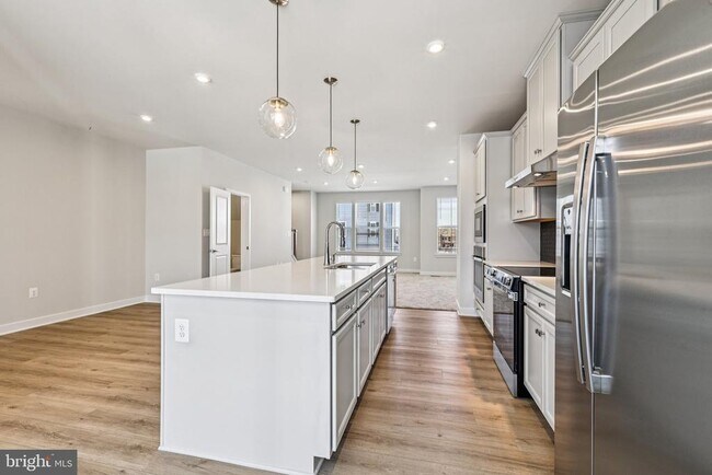 Building Photo - 9389 Edenderry Dr