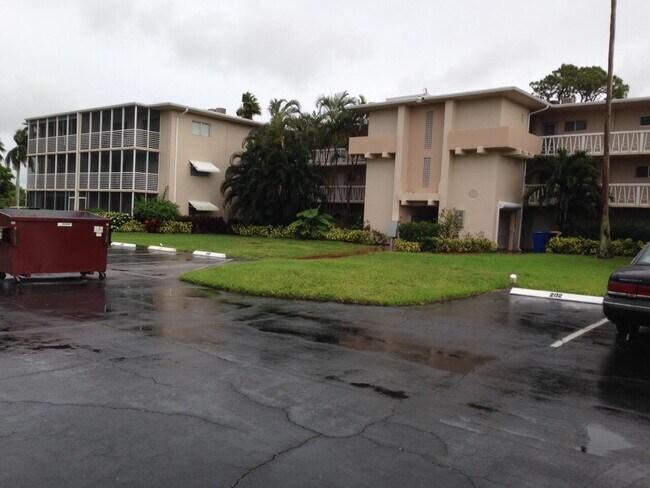 Primary Photo - 2562 Garden Dr N