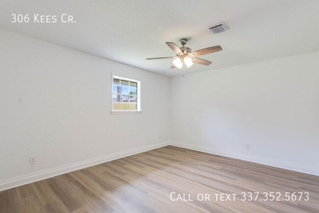 Building Photo - 306 Kees Cir