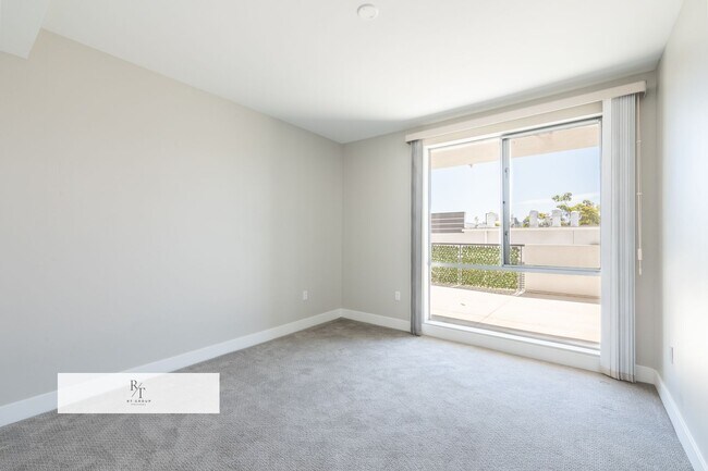 Building Photo - Quiet, Modern 2-Bed Home with Private Pati...