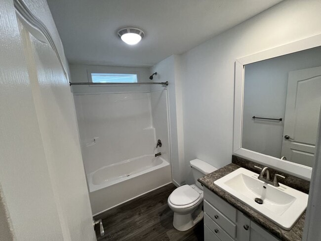 Building Photo - 5100 W Augusta Blvd