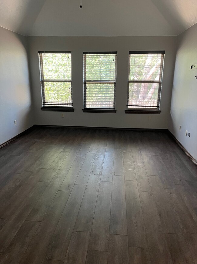 Building Photo - 11909 Whitney Way