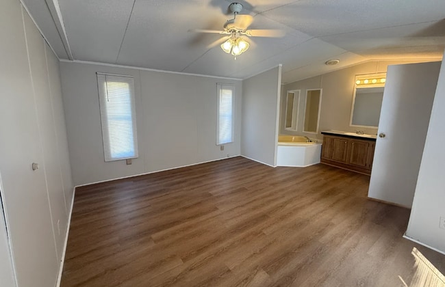 Building Photo - Charming Country Living – 3BR, 2BA Home wi...