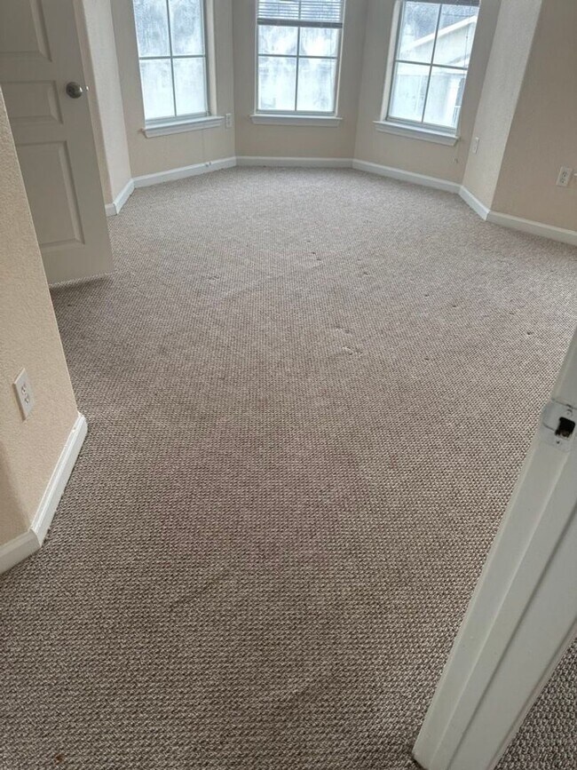 Building Photo - 2 Bedroom - 1 Bathroom - Gardens of Bridge...