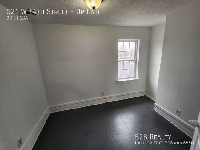 Building Photo - 521 W 14th St