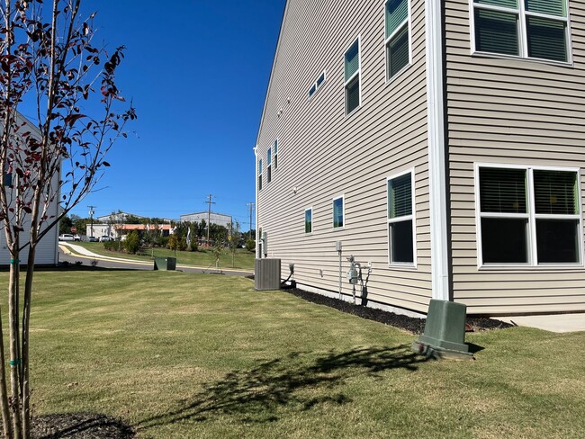 Building Photo - Brand New 3/3 Move In Ready Now!