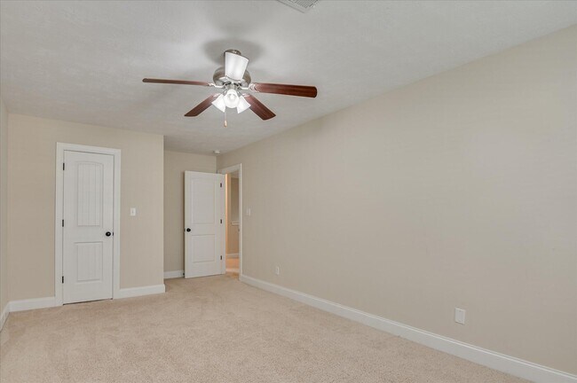 Building Photo - 733 Leela Ct