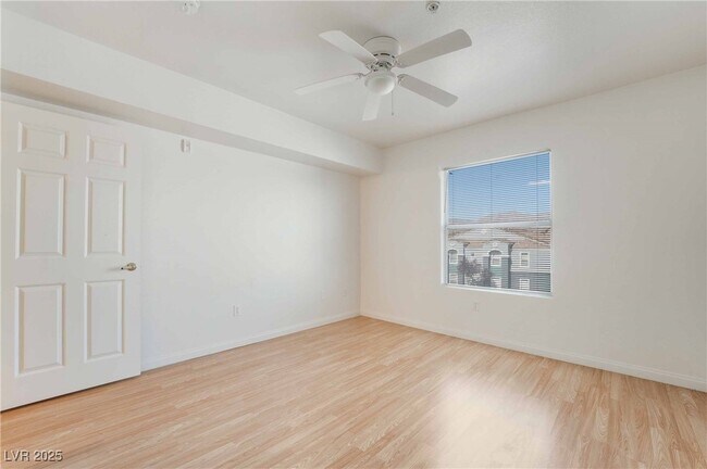 Building Photo - 6955 N Durango Dr