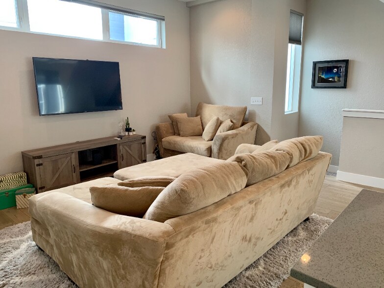 Building Photo - 2815 W 25th Ave