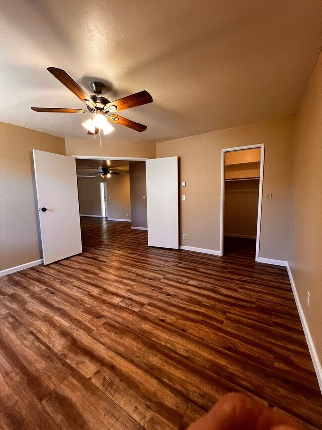 Building Photo - Close to Downtown Prescott!!