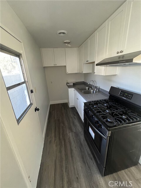 Building Photo - 2006 S Halladay St