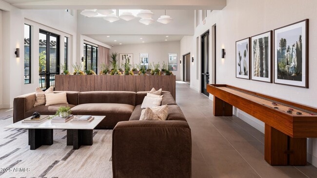Building Photo - 2121 W Sonoran Desert Dr