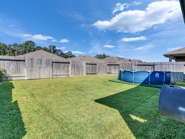 Building Photo - 14744 Hazel Br Dr