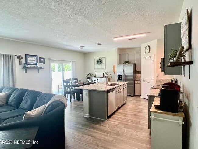 Building Photo - 5030 Big Pine Dr