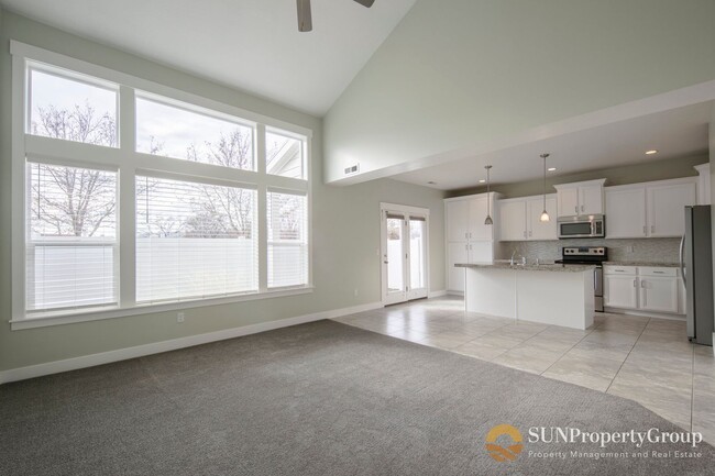 Building Photo - Stunning Townhome In Desirable Riverton Area
