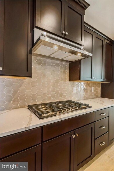 Building Photo - 2107 Donatello Dr