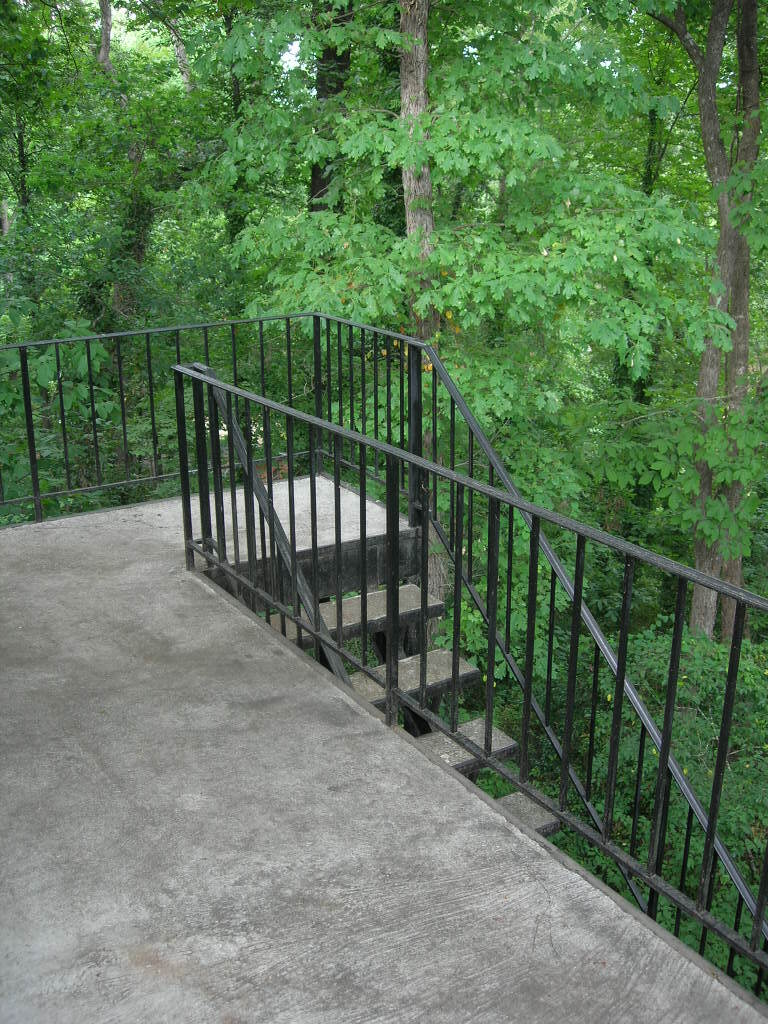 Deck - 139 E Hill St