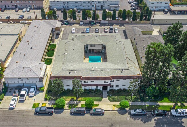 Building Photo - 11716 Gurley Ave