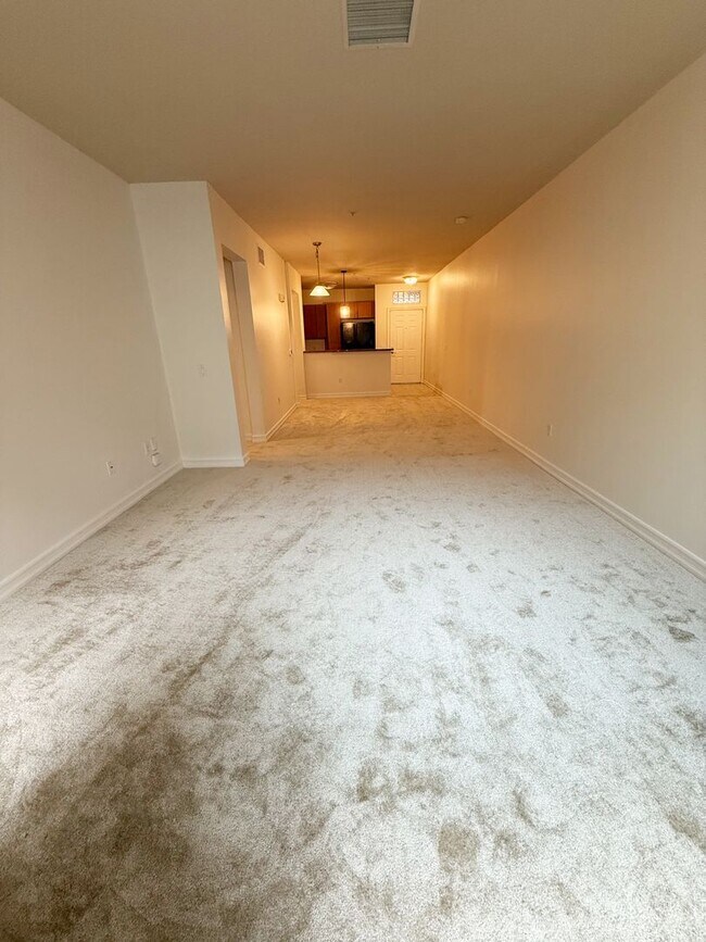 Building Photo - 2 Bed/2 Bath Condo available at Union Square!