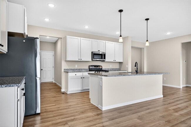 Building Photo - 138 Rhythm Point Dr