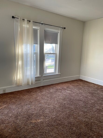 Building Photo - 407 Grace St