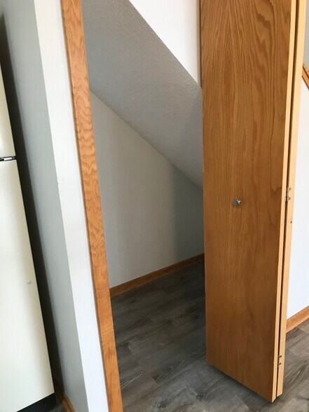 Storage - 1846 Sapphire Pt