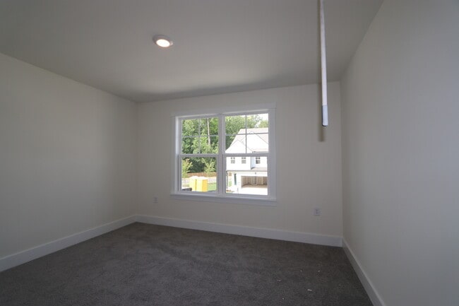 Building Photo - 493 Clark Creek Ln