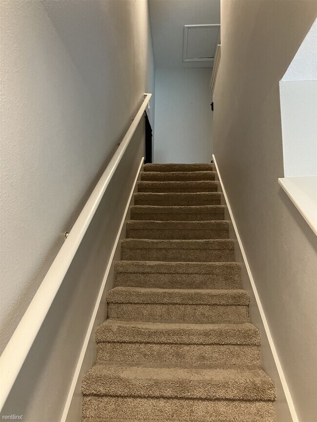 Building Photo - 3 br, 2.5 bath Townhome - 2531 Midnight Pe...