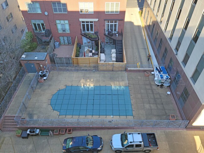 Building Photo - 1401 17th St NW