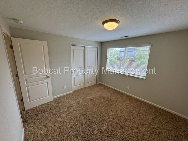 Building Photo - 532 Rawe Peak Dr