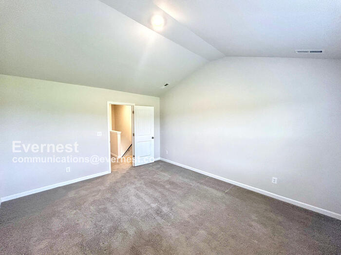 Building Photo - 3231 Quintana Dr