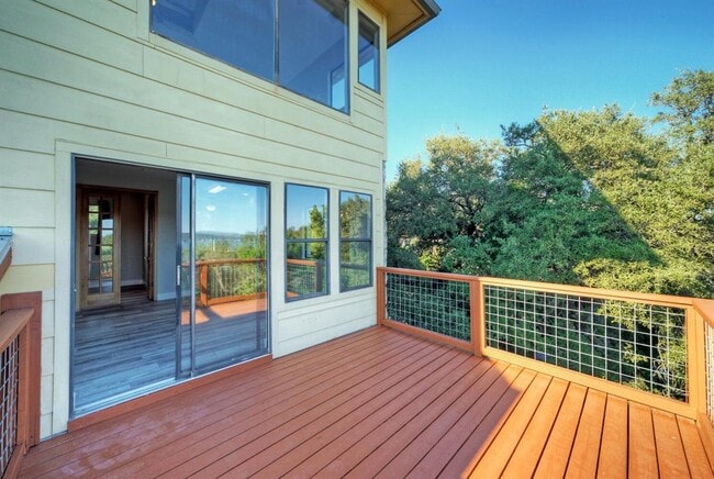 Building Photo - 15501 Rock Creek