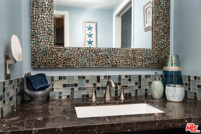 Building Photo - 8308 Flight Ave