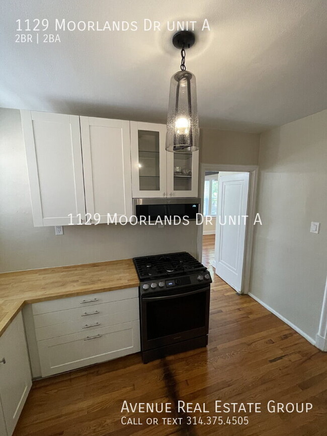 Building Photo - 1129 Moorlands Dr
