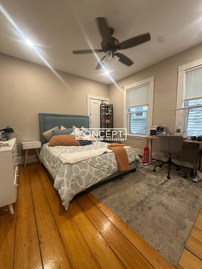 Building Photo - 66 Calumet St