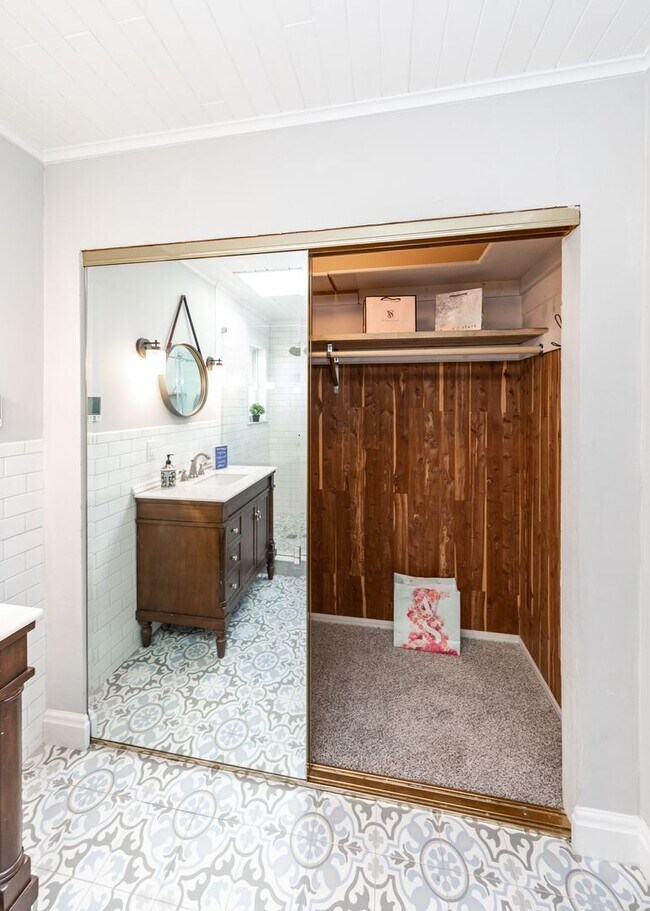 Building Photo - Cozy Home Centrally located Colorado Sprin...