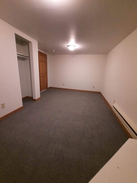 Building Photo - 3237 Runway Ave