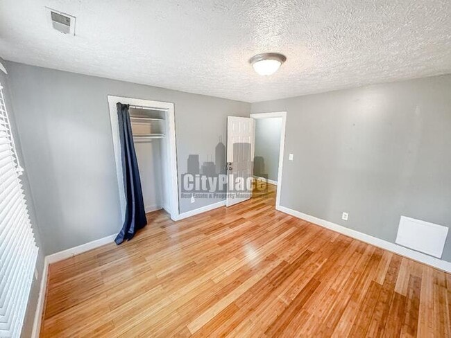 Building Photo - 3530 Guilford Ave