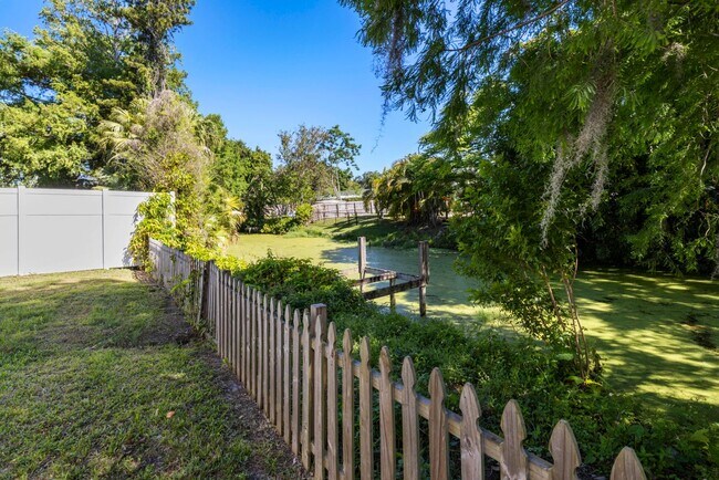 Building Photo - Charming Renovated 4BR/3BA Single Family Home