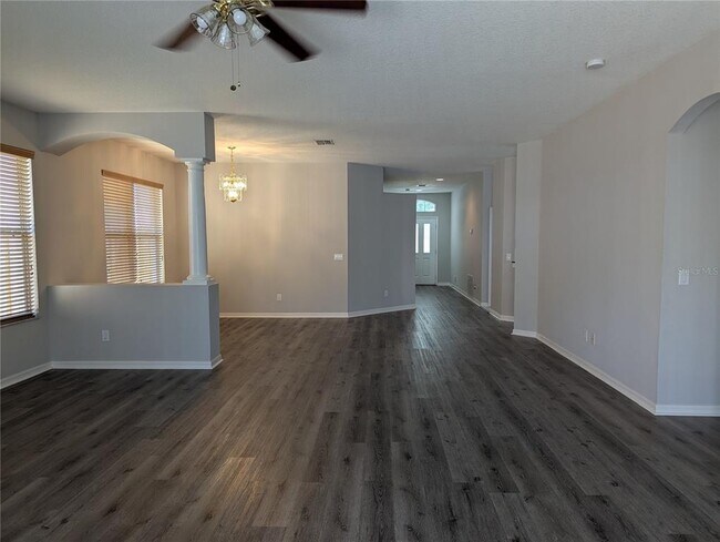 Building Photo - 9818 White Barn Way