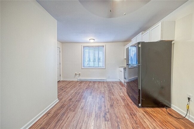 Building Photo - 427 Adams St