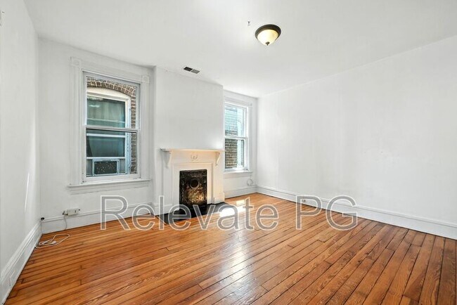 Building Photo - 24 S Davis Ave