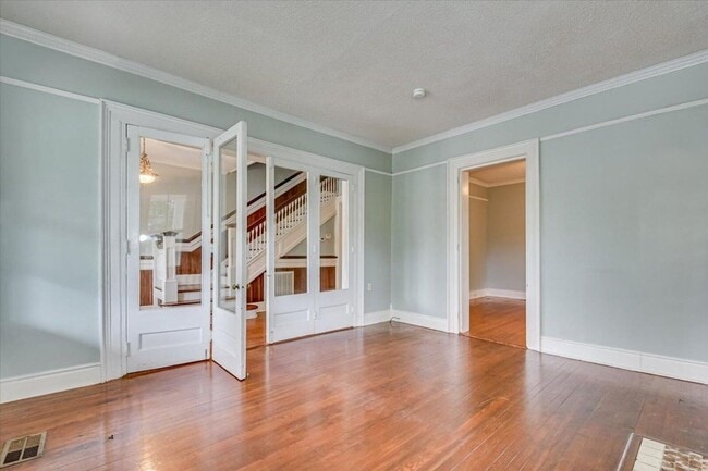 Building Photo - 1841 Ohio Ave