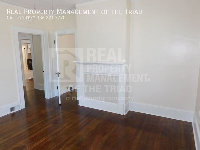 Building Photo - 1213 E Sprague St