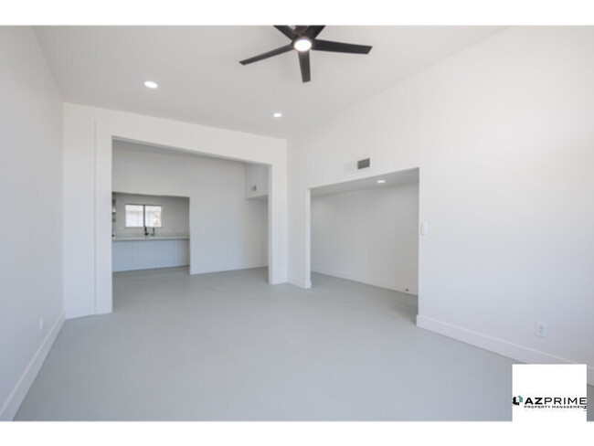 Building Photo - Rare 5/3 Tempe House with Casita and Priva...