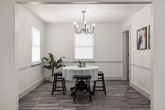 Building Photo - 9121 Potomac Dr