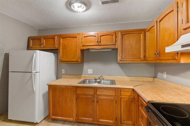Building Photo - 511 Poplar St